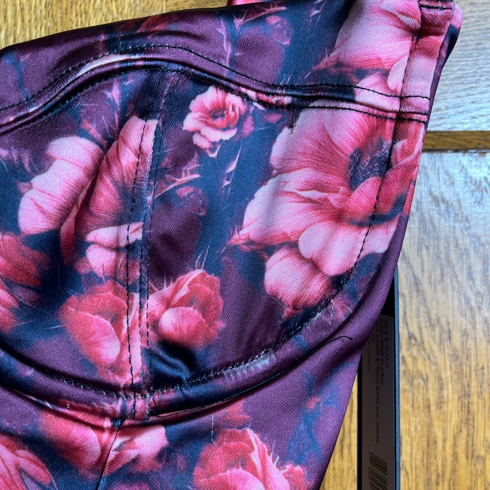 💥HP💥🆕NWT TA3 “Seamed Lushy Satin” Pencil Dress -zipper slit– XS Cranberry Floral - Picture 10 of 16